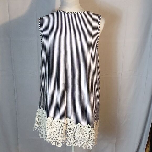 Cha Cha Vente Striped Asymmetrical Top - Picture 5 of 9